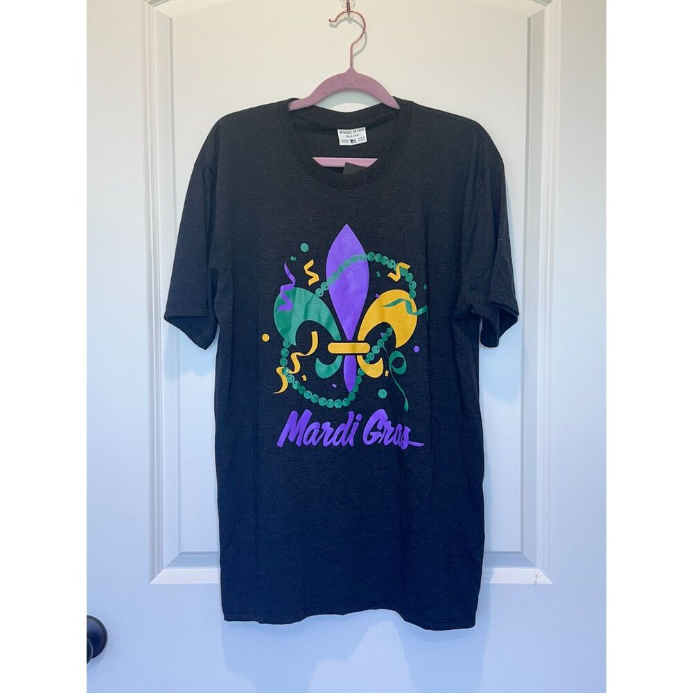 NWT Where I'm From Mardi Gras Gray T-Shirt Size Medium